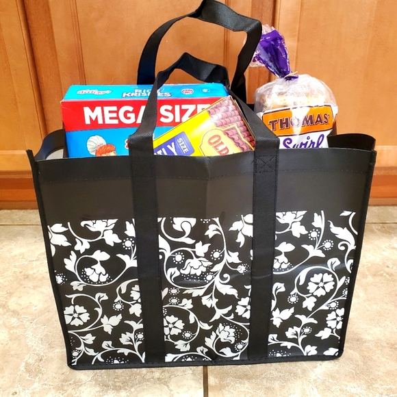 HUGE Tote Bag in Blue & White NWT - Picture 4 of 8